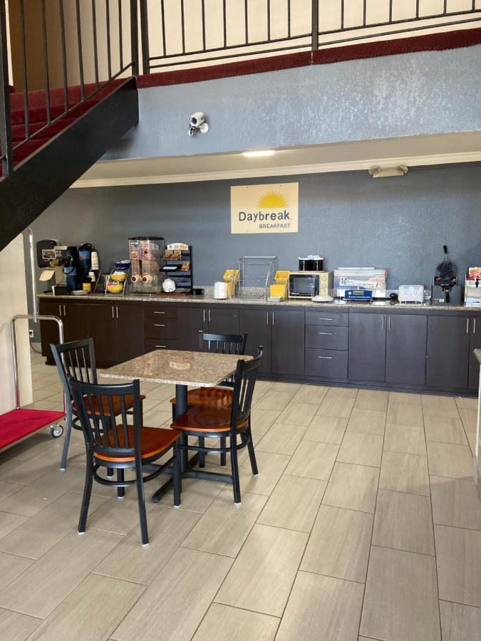 Days Inn By Wyndham Eastland Zewnętrze zdjęcie